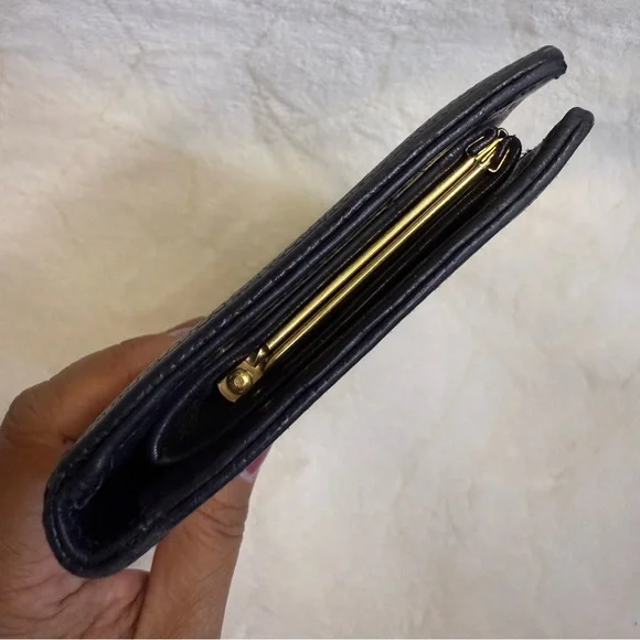 CHANEL Black Wallet - Picture 5 of 12